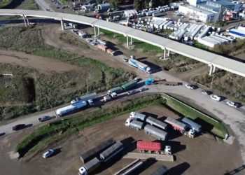BAHIA BLANCA: El intendente Susbielles firmó la licitación para reparar el Paso Urbano