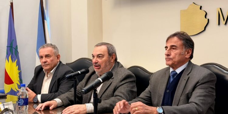 Martilleros bonaerenses impulsan una ley de alquiler social para facilitar el acceso a viviendas  El colegio que nuclea a los martilleros bonaerenses le presentó a Rubén Eslaiman un proyecto para crear un Régimen de Alquiler Social.