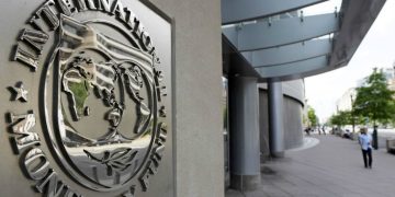 El FMI inicia la tercera revisión del acuerdo y pone el foco en las metas fiscales de Argentina