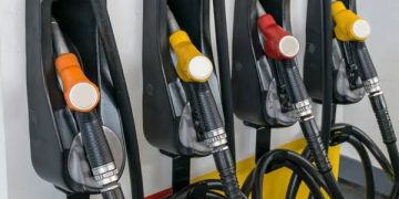 Más señales de caída de actividad: la venta de combustibles sigue en picada