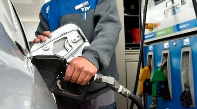 YPF anunció un aumento de 1% en naftas y gasoil desde la medianoche