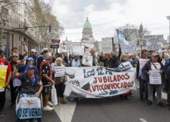 Endeudados, personas con discapacidad y jubilados se movilizarán en paralelo a la sesión especial de Diputados
