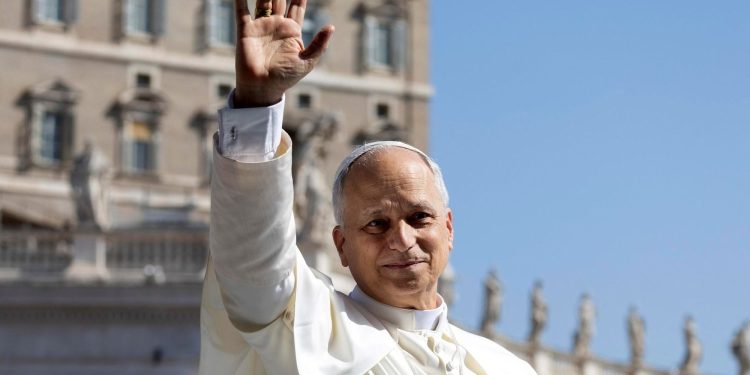 El papa León XIV será operado hoy de un nódulo en el pulmón  El Vaticano confirmó que la intervención se realizará este martes en el Hospital Gemelli de Roma. El pontífice permanecerá aproximadamente una semana en recuperación.