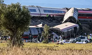 Tragedia ferroviaria en España: las impactantes fotos y videos del choque de trenes que dejó más de 60 muertos