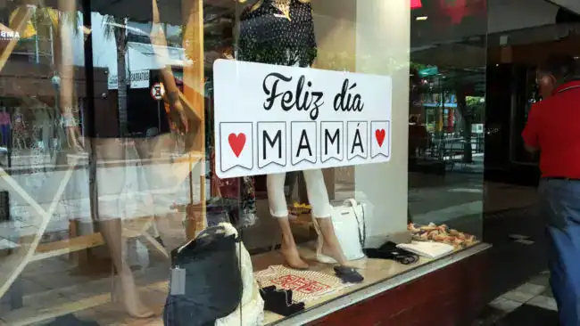 Las ventas por el Día de la Madre 2026 retrocedieron 1,4% interanual Los comercios minoristas pyme registraron una nueva caída interanual, pese a las promociones y la financiación. El ticket promedio alcanzó los $63.197 y 4 de los 6 rubros relevados terminaron en baja.