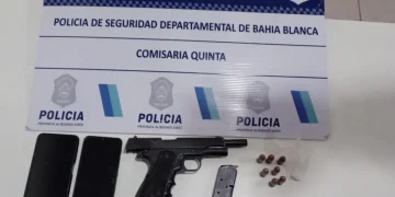 BAHIA BLANCA: Detuvieron a un hombre que circulaba en moto con una pistola cargada y cocaína