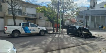 BAHIA BLANCA: Una mujer resultó herida tras un choque entre dos vehículos en el barrio Napostá
