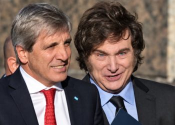 Denunciaron penalmente a Javier Milei y Luis Caputo por incumplir con la Ley de Financiamiento Universitario