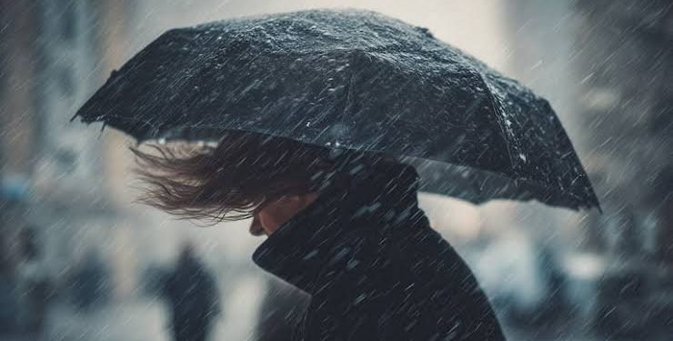 BAHIA BLANCA: Emiten una alerta amarilla para este viernes a la noche El Servicio Meteorológico Nacional (SMN) emitió una alerta amarilla por tormentas para mañana a la noche. De acuerdo con el organismo, se esperan fenómenos que podrían presentar intensidad fuerte y estar acompañados por lluvias intensas en períodos cortos, ocasional caída de granizo, frecuente actividad eléctrica y ráfagas de viento.