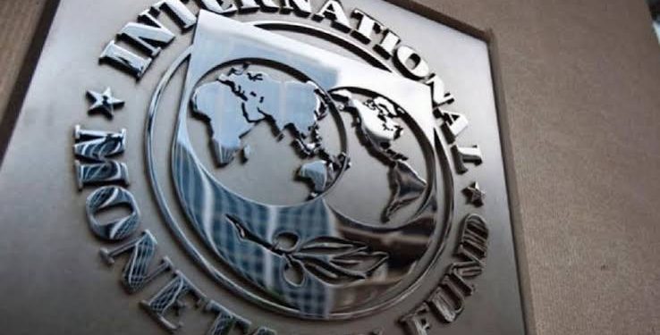 El Gobierno y el FMI alcanzaron un acuerdo que abre la posibilidad de un nuevo desembolso por u$s900 millones El equipo técnico del FMI aprobó la tercera revisión del programa de financiamiento por 48 meses. Para que el desembolso se active de manera definitiva resta la aprobación del Directorio Ejecutivo.