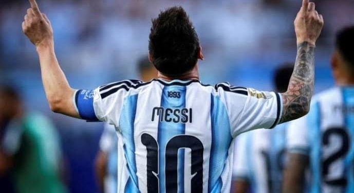 La despedida de Lionel Messi de la Selección Argentina vs. Benín  Lionel Messi disputa este martes 6 de octubre su último partido vistiendo la camiseta de la Selección Argentina en un amistoso internacional ante Benín en un exultante Monumental, en lo que se presenta como una verdadera fiesta que quedará en la historia.