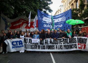 Octubre suma tres marchas contra el Gobierno por tierras, industria y universidades