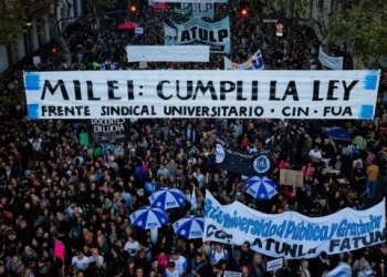 Docentes y estudiantes salen a la calle para encabezar la 5° Marcha Federal Universitaria