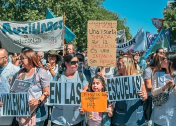 En pleno paro docente, Neumann reclama debatir dos proyectos contra la violencia en las escuelas