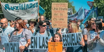 En pleno paro docente, Neumann reclama debatir dos proyectos contra la violencia en las escuelas