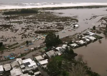 Chile declaró alerta roja en Santiago por un temporal con inundaciones y evacuaciones