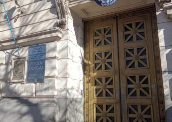 BAHIA BLANCA: : Condenan a tres años y medio de prisión a una mujer por asaltar a un amigo con un arma y vaciarle la cuenta bancaria