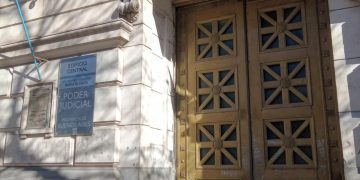 BAHIA BLANCA: : Condenan a tres años y medio de prisión a una mujer por asaltar a un amigo con un arma y vaciarle la cuenta bancaria